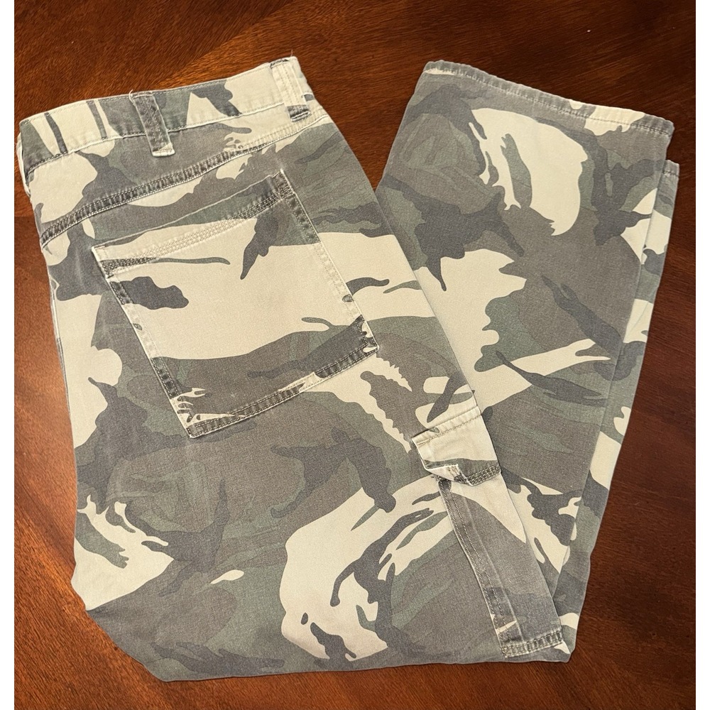 Wrangler Mens Green 42x30 Relaxed Fit Fleece Lined Camo Cargo Pants